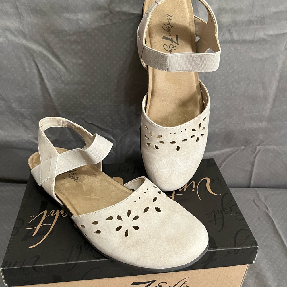 Beige Women's Sandals with Floral Cutouts